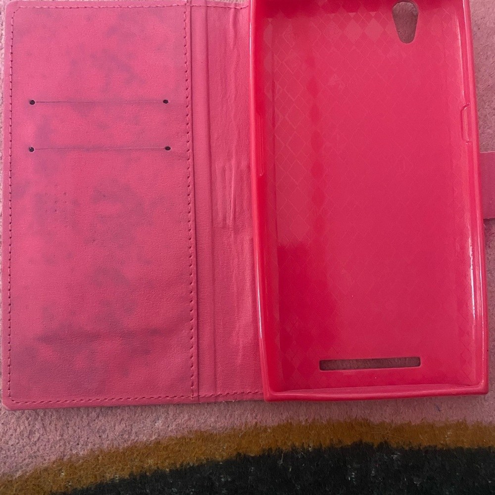 Phone case - Picture 2 of 3